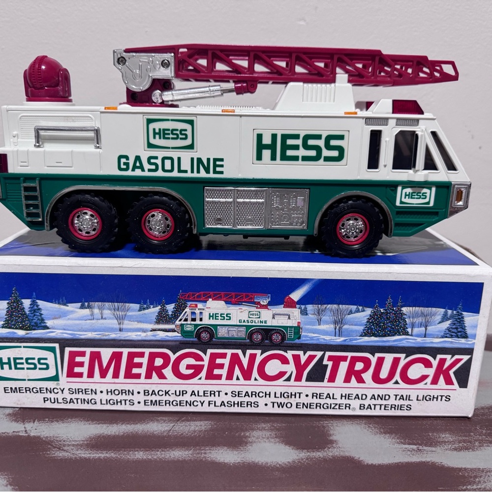 Hess 1996 Emergency Truck with Fire Ladder, Lights, Siren, Horn, ETC.